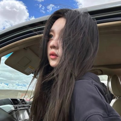 触碰的双手